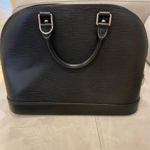 Louis Vuitton alma pm satchel